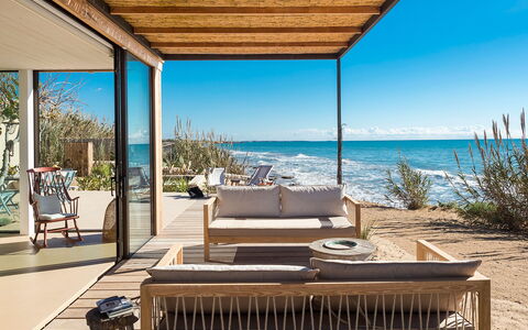 Casa Ninfa - Ispica, Sicilia: L'Eau, Ciel, Propriété, Plante, Bâtiment, Bleu Azur, Ombre, Mobilier De Jardin, Bois, Design Intérieur