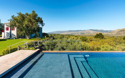Dimora Vulcano - Castiglione Di Sicilia, Sicilia: L'Eau, Ciel, Plante, Propriété, Bâtiment, Piscine, La Nature, Bleu Azur, Arbre, Rectangle