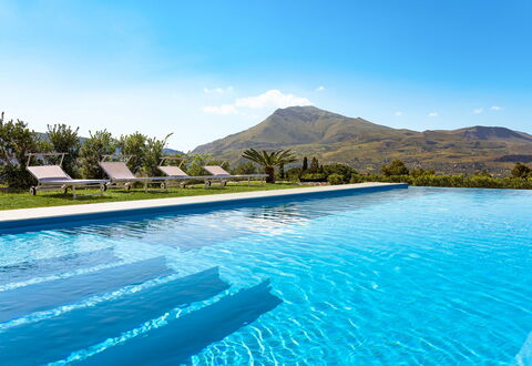 Villa Cinema - Castellammare Del Golfo, Sicilia: L'Eau, Ciel, Plante, Nuage, Piscine, La Nature, Arbre, Paysage Naturel, Montagne, Paysage