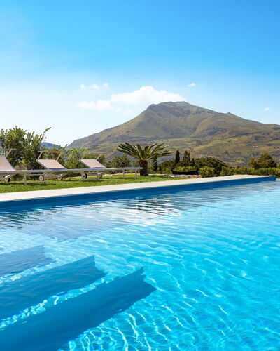 Villa Cinema - Castellammare Del Golfo, Sicilia: L'Eau, Ciel, Plante, Nuage, Piscine, La Nature, Arbre, Paysage Naturel, Montagne, Paysage