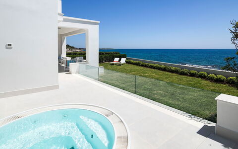 Mariposa - Fontane Bianche, Sicilia: L'Eau, Ciel, Propriété, Bâtiment, Bleu Azur, Plante, Piscine, Ombre, Loisir, Aqua