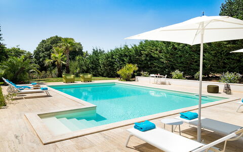 Casa Fiore - Salemi, Sicilia: L'Eau, Ciel, Propriété, Bâtiment, Piscine, Bleu Azur, Plante, Arbre, Ombre, Rectangle