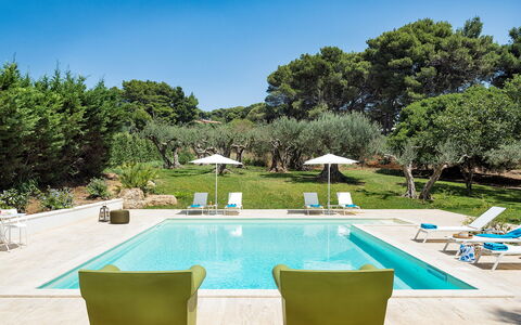 Casa Fiore - Salemi, Sicilia: L'Eau, Plante, Ciel, Propriété, Meubles, Piscine, Bleu Azur, Arbre, Mobilier De Jardin, Chaise