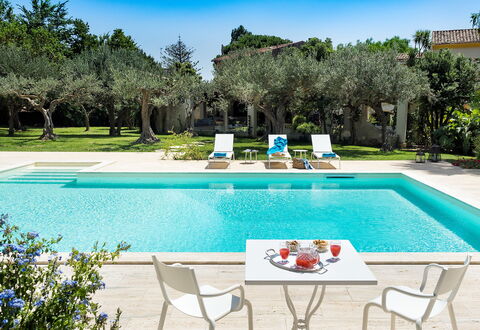 Casa Fiore - Salemi, Sicilia: L'Eau, Plante, Meubles, Propriété, Piscine, Ciel, Vert, Bleu Azur, Rectangle, Arbre
