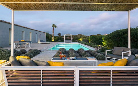 Villa Carmelita - Ragusa, Sicilia: Ciel, Propriété, Nuage, Ombre, Canapé, Mobilier De Jardin, Loisir, Arbre, Design Urbain, Immobilier