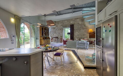 Villa Maestosa - Camaiore, Toscana: Meubles, Cabinetry, Table, Canapé, Design Intérieur, Comptoir, Cuisine, Sol, Sol, Bois