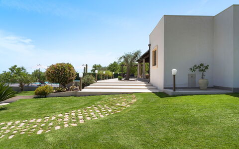 Casa Cortese - Noto, Sicilia: Plante, Ciel, Bâtiment, Lot Terre, Arbre, Nuage, Design Urbain, Herbe, Paysage, Immobilier