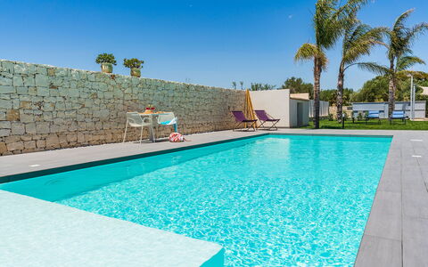 Villa Le Palme - Noto, Sicilia: L'Eau, Plante, Ciel, Propriété, Jour, Piscine, Bleu Azur, Bâtiment, Arbre, Plan D'Eau