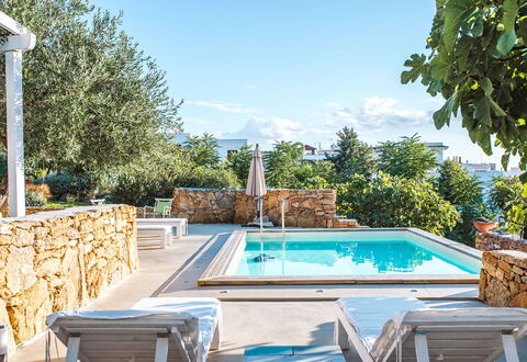 Villa Trullo - Torricella, Puglia: L'Eau, Ciel, Jour, Propriété, Plante, Piscine, Nuage, Bleu Azur, La Nature, Arbre