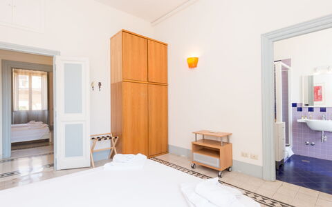 Angelico: Bâtiment, Meubles, Propriété, Cabinetry, Confort, Bleu Azur, Bois, Tiroir, Porte
