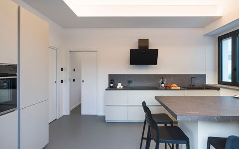 Villa Decoro - Mascali, Sicilia: Cabinetry, Meubles, Table, Comptoir, Fenêtre, Bois, Cuisine, Design Intérieur