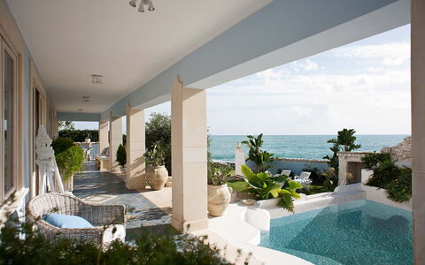 Villa Amena - Siracusa, Sicilia: Plante, Ciel, L'Eau, Propriété, Bâtiment, Bleu Azur, Ombre, Plante D'Appartement, Arecales, Station Balnéaire