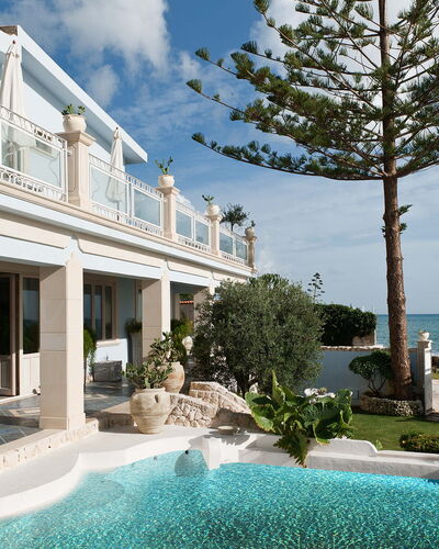 Villa Amena - Siracusa, Sicilia: L'Eau, Nuage, Plante, Ciel, Bâtiment, Bleu Azur, Piscine, Arbre, Maison, Loisir
