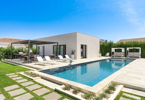 Villa Duetto - Siracusa, Sicilia: Plante, Ciel, L'Eau, Propriété, Bleu Azur, Piscine, Ombre, Architecture, Rectangle, Bâtiment