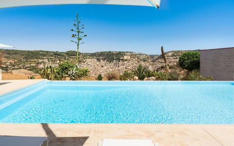 Casa Masseria - Scicli, Sicilia: L'Eau, Ciel, Plante, Propriété, Jour, Piscine, Lumière, Rectangle, Bleu, Bleu Azur