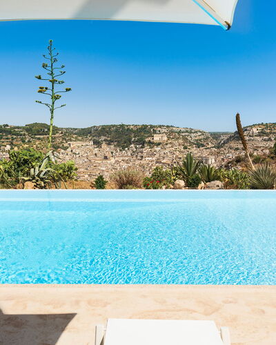 Casa Masseria - Scicli, Sicilia: L'Eau, Ciel, Plante, Propriété, Jour, Piscine, Lumière, Rectangle, Bleu, Bleu Azur