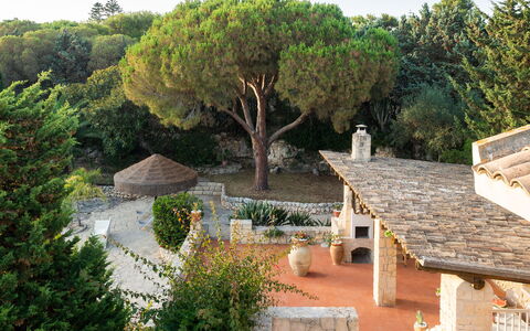 Villa Diamante - Siracusa, Sicilia: Plante, Arbre, Ciel, Chalet, Maison, Mur, Paysage, Immobilier, Zone Rurale, Toit