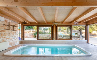 Trulli Di Grieco: L'Eau, Propriété, Bleu Azur, Piscine, Bâtiment, Design Intérieur, Architecture, Ombre, Loisir, Bois