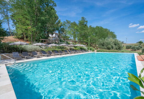 Coratina Spereto Apartment with Pool, Montaione: L'Eau, Plante, Ressources En Eau, Propriété, Ciel, Piscine, Nuage, Bleu Azur, Arbre, Paysage Naturel