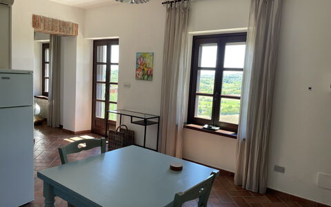 Casa 'il Nocciolo': Table, Propriété, Meubles, Fenêtre, Ventilateur De Plafond, Bâtiment, Bois, Chaise, Design Intérieur