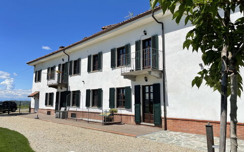 Casa 'il Nocciolo': Ciel, Plante, Bâtiment, Propriété, Fenêtre, Porte, Maison, Arbre, Zone Résidentielle