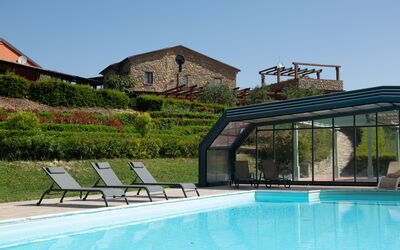 Villa Trivigno: Ombre, Store, Piscine