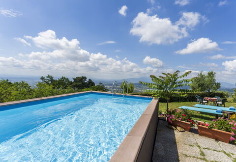 La Casa Di Elda, Holiday Home With Pool, Uzzano, T: Nuage, Ciel, Plante, L'Eau, Piscine, Arbre, Mobilier De Jardin, Ombre, Rectangle, Herbe