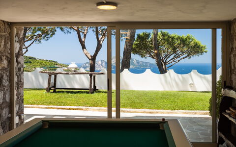 Villa Il Sole Di Sorrento: Propriété, Bâtiment, Plante, Bleu Azur, La Nature, Ombre, Fenêtre, Éclairage, Architecture, Design Intérieur