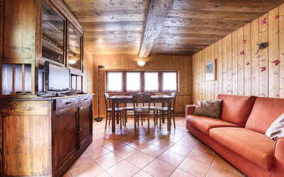 Chalet Borgo Walser Testa 4: Meubles, Table, Chaise, Bois, Design Intérieur, Architecture, Salon, Sol, Mur, Sol