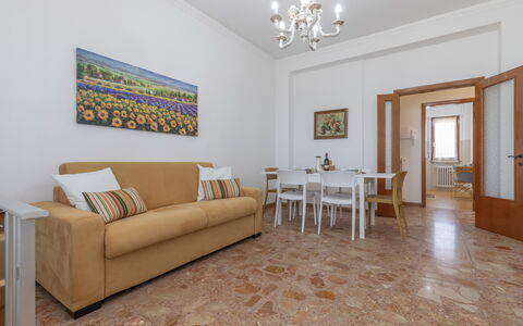 Casa Rivamare: Cadre, Canapé, Meubles, Table, Salon, Bois, Éclairage, Confort, Bâtiment, Architecture