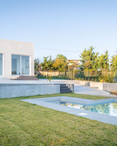 Eremita Villa Sicily: Ciel, L'Eau, Plante, Arbre, Herbe, Piscine, Fenêtre, Zone Résidentielle, Paysage, Ombre