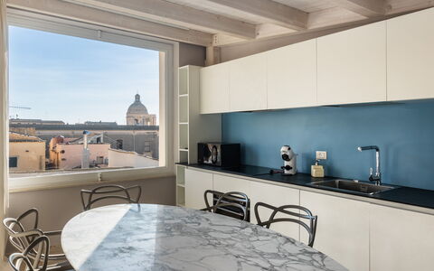 Terrazza Di Erika: Meubles, Propriété, Cabinetry, Table, Comptoir, Bâtiment, Design Intérieur, Cuisine, Éclairage, Bois