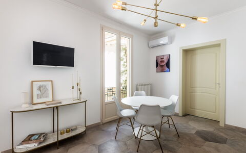 Alma Suite: Meubles, Propriété, Cadre, Design Intérieur, Table, Bois, Éclairage, Sol, Sol