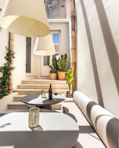 Alma Suite: Propriété, Plante, Design Intérieur, Architecture, Bois, Sol, Matériel De La Propriété, Sol, Immobilier, Design Urbain