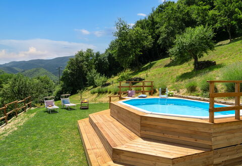 Villa Dei Tigli: L'Eau, Plante, Ciel, Piscine, Arbre, Nuage, Mobilier De Jardin, Bâtiment, Paysage Naturel, Ombre