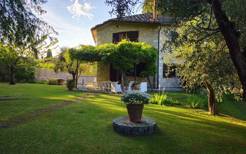 La Piccola Rocca: Architecture, Arbuste, Jardin, Maison, Domicile, Pelouse, Chalet, Biens, Arrière-Cour, Aménagement Paysager