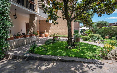 A Casa Di Camillo, Nepi, a C, Wifi: Plante, Propriété, Bâtiment, Surface De La Route, Arbre, Lot Terre, Design Urbain, Maison, Quartier, Zone Résidentielle