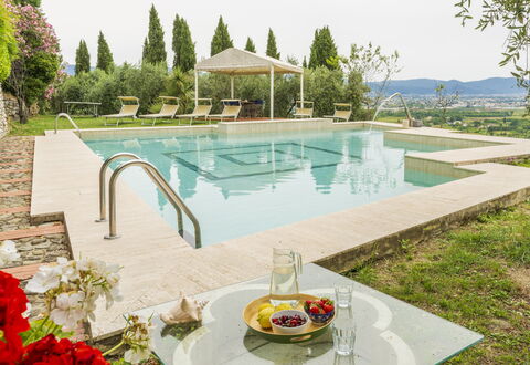 Villa Montegattoli, Pool, Landscape, Wifi, Ac: L'Eau, Propriété, Ciel, Plante, Bleu Azur, Vaisselle, Piscine, Architecture, Arbre, Mobilier De Jardin