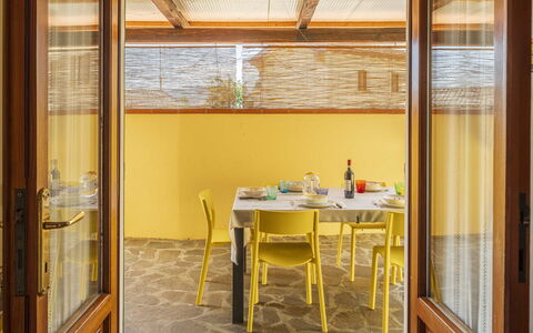 Camaiore House With Pool, La Casa Dei Ricci: Table, Meubles, Bâtiment, Chaise, Bois, Design Intérieur, Ombre, Maison, Sol, Sol