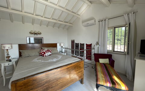 Villa Acquaro, Santa Caterina Dello Ionio, Pool, A: Meubles, Lit, Design Intérieur, Chambre, Sol, Sol, Bois, Plafond, Literie, Drap De Lit