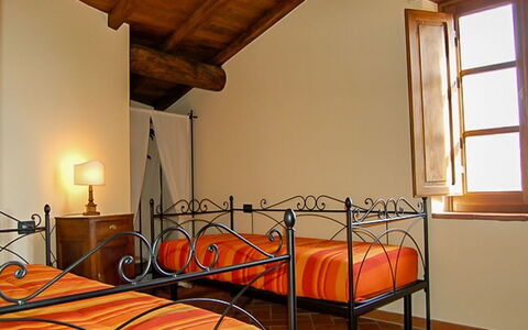 Villa Gelsomino: Meubles, Bâtiment, Propriété, Fenêtre, Bois, Confort, Design Intérieur, Cadre De Lit, Sol, Sol