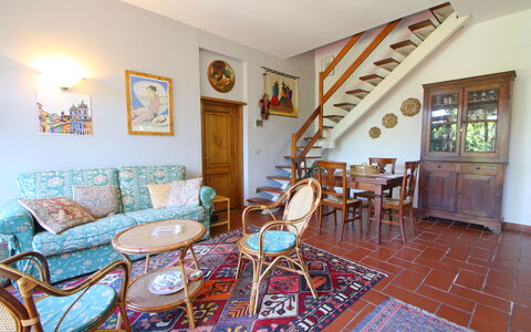 Casa La Pineta: Cadre, Meubles, Table, Chaise, Bleu Azur, Salon, Bois, Sol, Design Intérieur, Sol