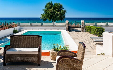 Villa Cornino: L'Eau, Ciel, Meubles, Propriété, Bleu, Plante, Bleu Azur, Mobilier De Jardin, Piscine, Design Intérieur