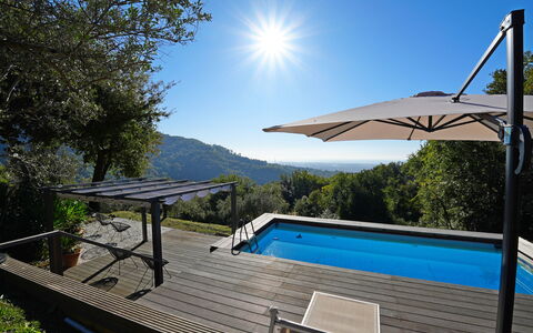 Villa Di Confine: Ciel, Plante, L'Eau, Lumière, La Nature, Ombre, Piscine, Mobilier De Jardin, Éclairage, Arbre