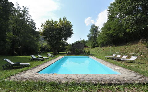 Villa Del Mulino: Nuage, L'Eau, Plante, Ciel, La Nature, Herbe, Arbre, Paysage Naturel, Loisir, Rectangle