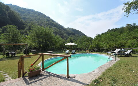Casa Antelminelli: L'Eau, Ciel, Nuage, Plante, Ressources En Eau, Piscine, Montagne, Paysage Naturel, Arbre, Mobilier De Jardin