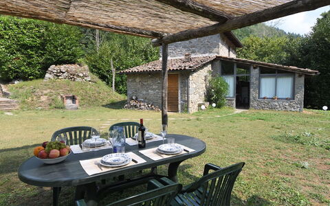 Casa Antelminelli: Plante, Meubles, Propriété, Table, Chaise, Bâtiment, Mobilier De Jardin, Paysage Naturel, Tableau De Plein Air, Arbre