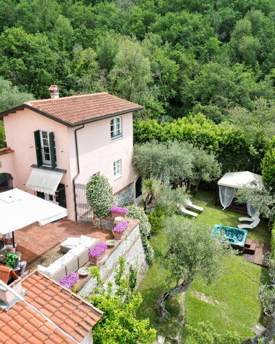 Villetta Verde: Plante, Bâtiment, Propriété, Arbre, Fenêtre, Maison, Zone Résidentielle, Quartier, Design Urbain, Immobilier