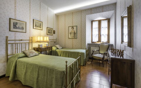 Casa Martina, Piazza Delle Erbe, San Gimignano: Meubles, Design Intérieur, Mur, Lit, Chambre, Sol, Plafond, Pièce, Sol, Cadre