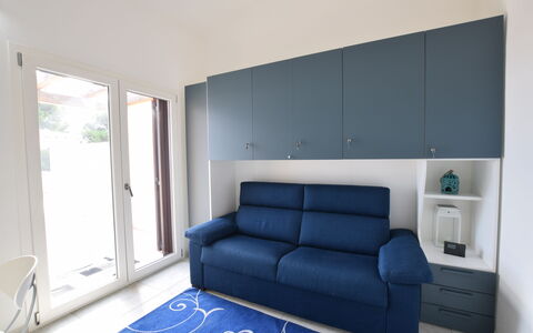 Villa Del Sole In Budoni Sea View: Canapé, Rectangle, Design Intérieur, Bois, Sol, Peindre, Canapé-Lit, Immobilier, Ombre, Salon